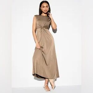 The Occasion • NWT Chic Sleeveless Dress PTP 14”-17